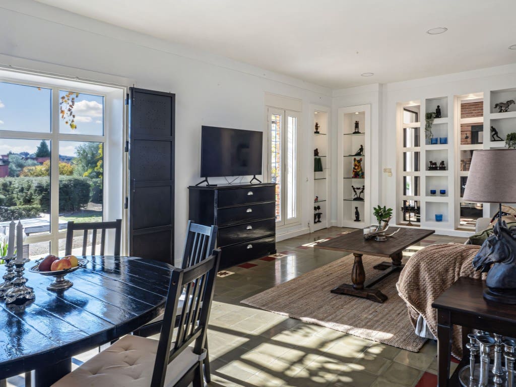 4 bedroom Villa for sale in Archidona with pool garage - € 519,000 (Ref: 9470276)