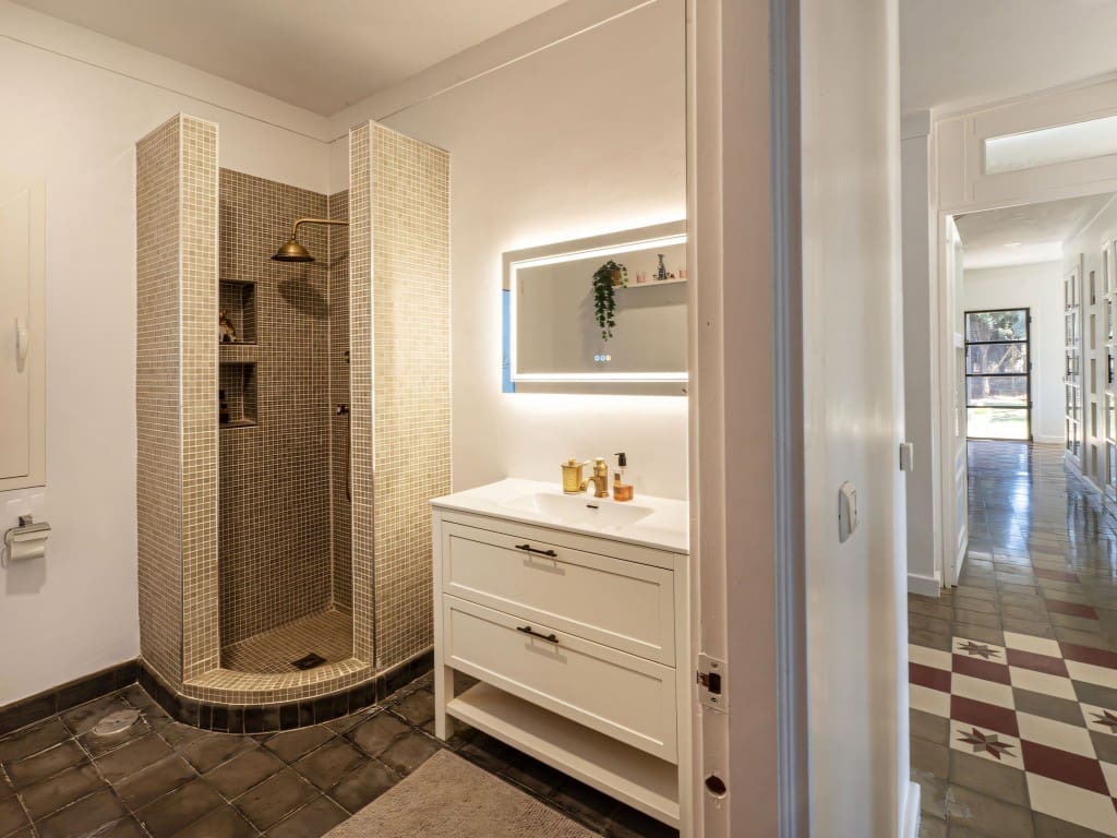 4 bedroom Villa for sale in Archidona with pool garage - € 519,000 (Ref: 9470276)