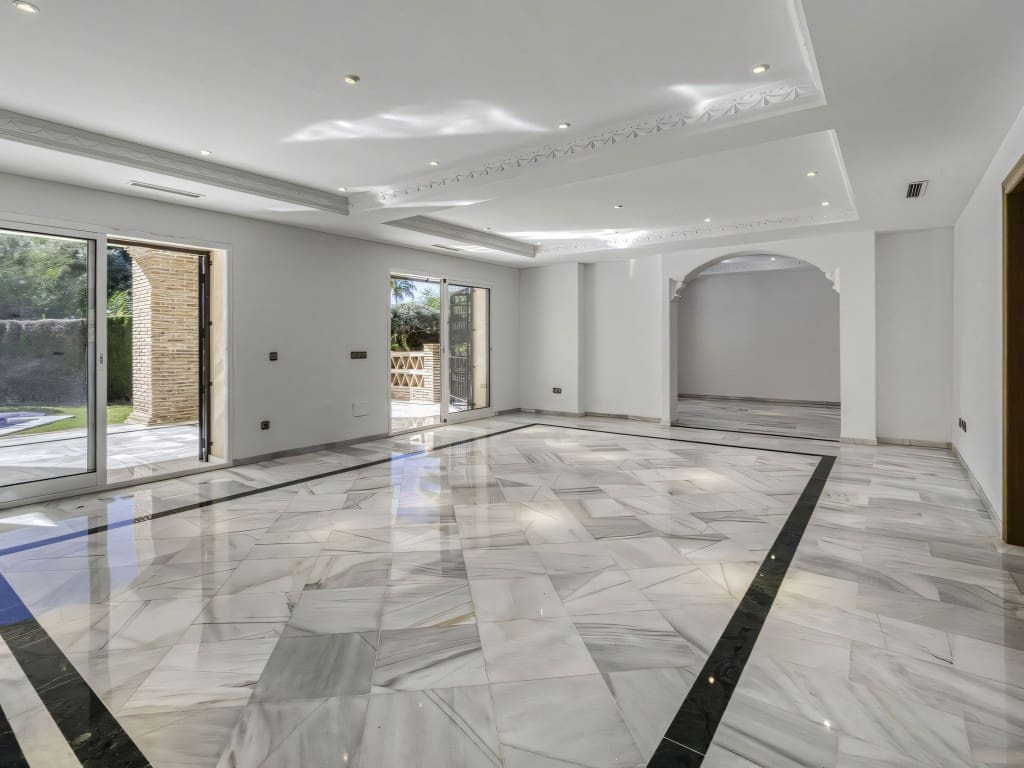 4 slaapkamer Villa te koop in El Rosario met zwembad garage - € 2.000.000 (Ref: 9471999)