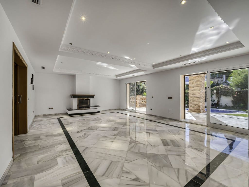 4 slaapkamer Villa te koop in El Rosario met zwembad garage - € 2.000.000 (Ref: 9471999)