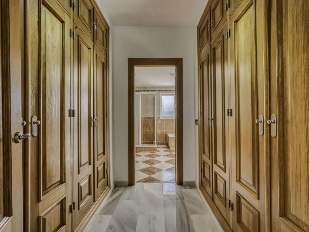 4 slaapkamer Villa te koop in El Rosario met zwembad garage - € 2.000.000 (Ref: 9471999)