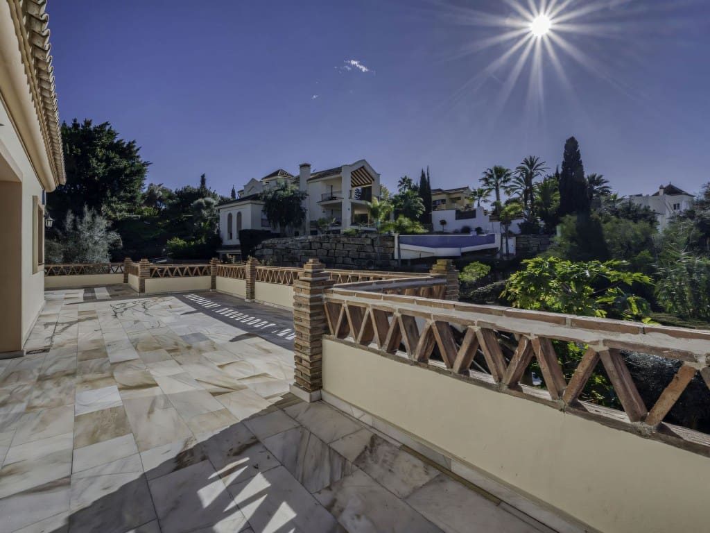 4 slaapkamer Villa te koop in El Rosario met zwembad garage - € 2.000.000 (Ref: 9471999)