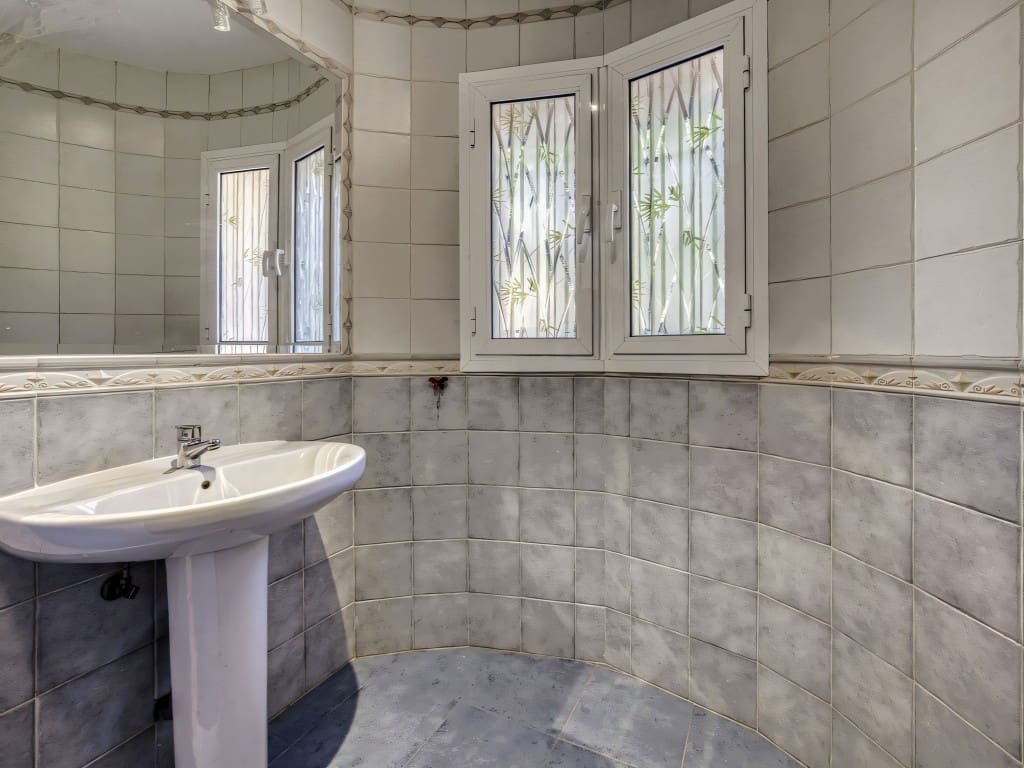 4 slaapkamer Villa te koop in El Rosario met zwembad garage - € 2.000.000 (Ref: 9471999)