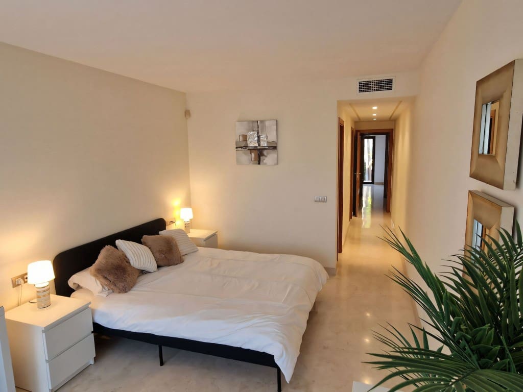 2 bedroom Apartment for sale in Benahavis with pool garage - € 369,500 (Ref: 9472000)