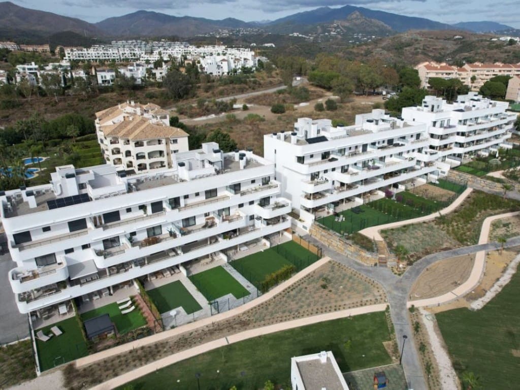 2 sypialnia Apartament na sprzedaż w New Golden Mile z basenem - 445 000 € (Ref: 9473747)