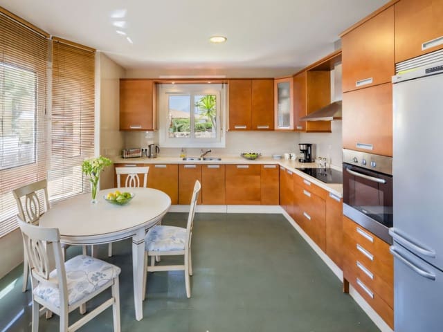 4 Zimmer Villa zu verkaufen in Elviria, Marbella mit Pool Garage - 2.440.000 € (Ref: 9474726)