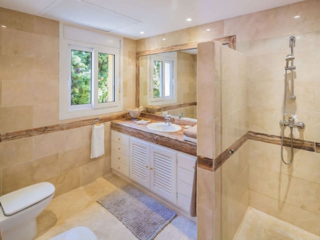 4 Zimmer Villa zu verkaufen in Elviria, Marbella mit Pool Garage - 2.440.000 € (Ref: 9474726)