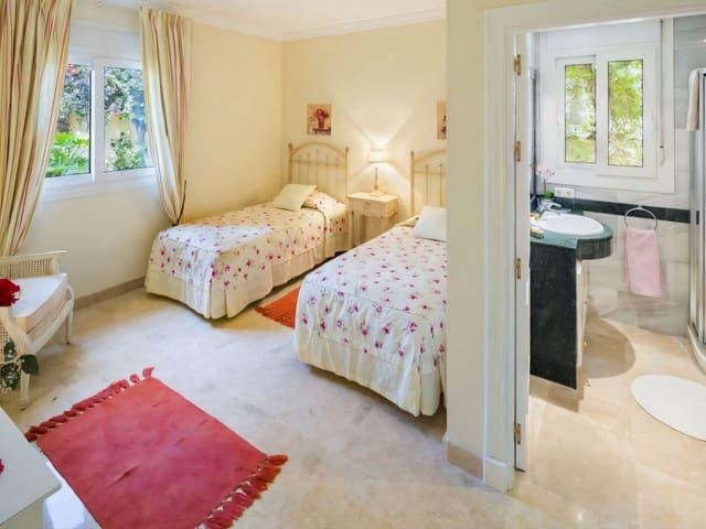 4 Zimmer Villa zu verkaufen in Elviria, Marbella mit Pool Garage - 2.440.000 € (Ref: 9474726)