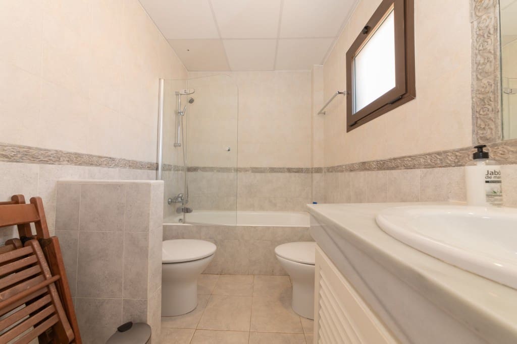 5 bedroom Penthouse for sale in New Golden Mile with pool garage - € 899,950 (Ref: 9475895)