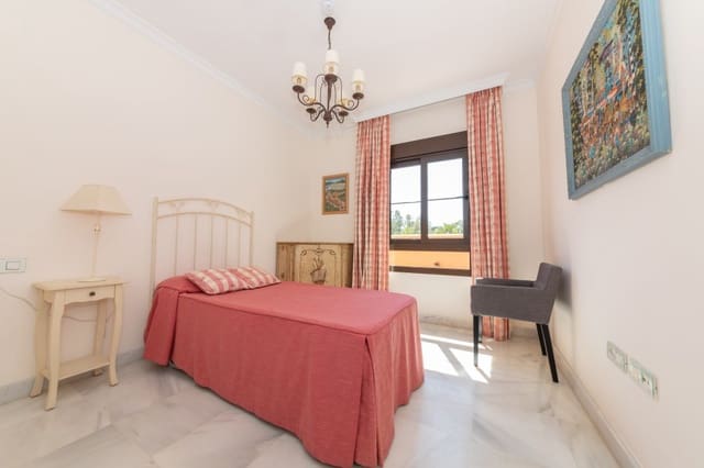 5 bedroom Penthouse for sale in New Golden Mile, Estepona with pool garage - € 899,950 (Ref: 9475895)