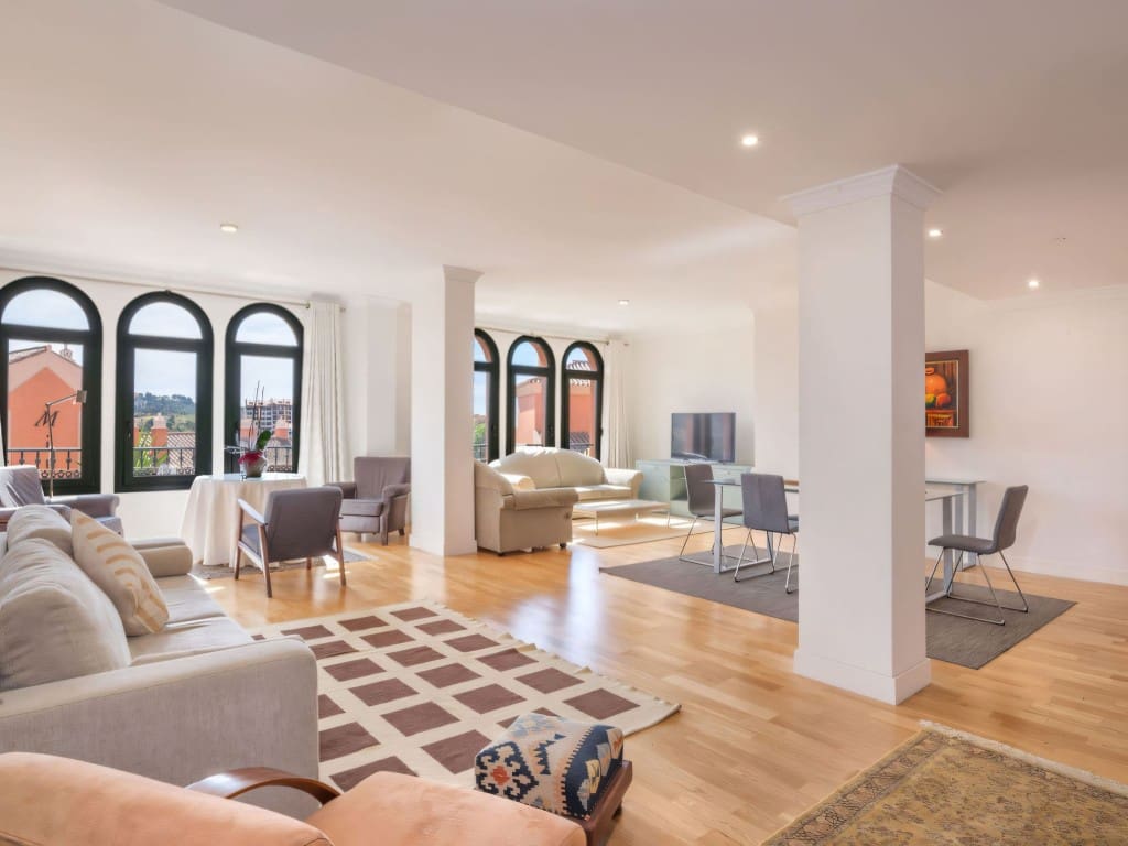 4 bedroom Apartment for sale in Elviria with pool - € 529,000 (Ref: 9479071)