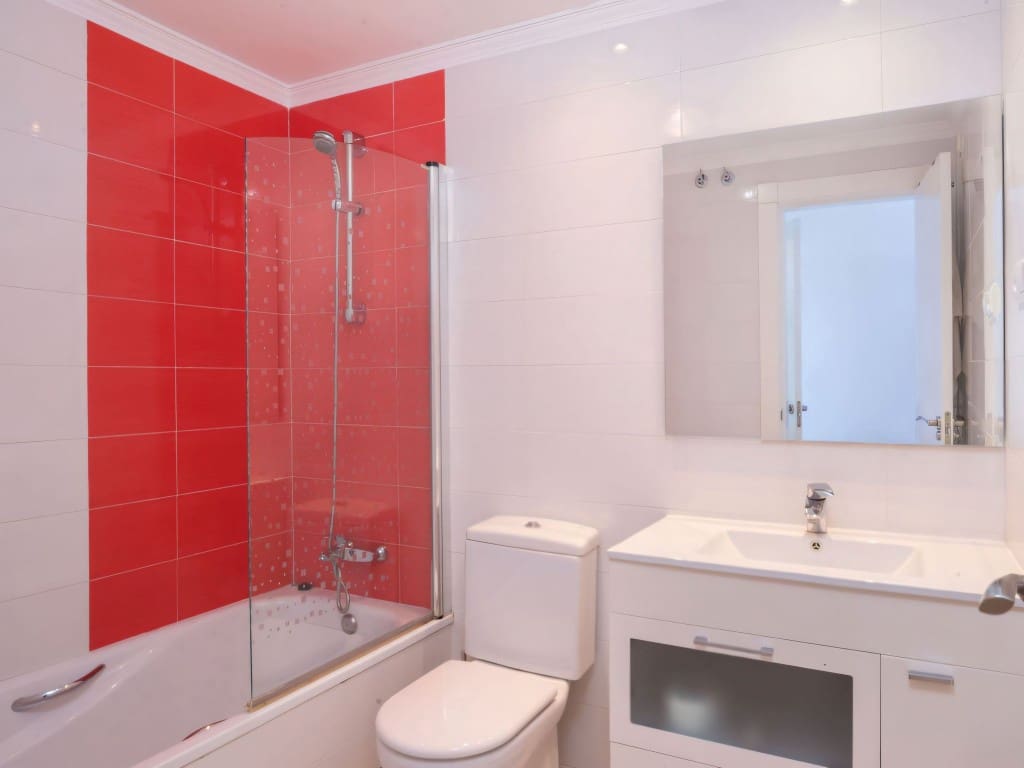 4 bedroom Apartment for sale in Elviria with pool - € 529,000 (Ref: 9479071)