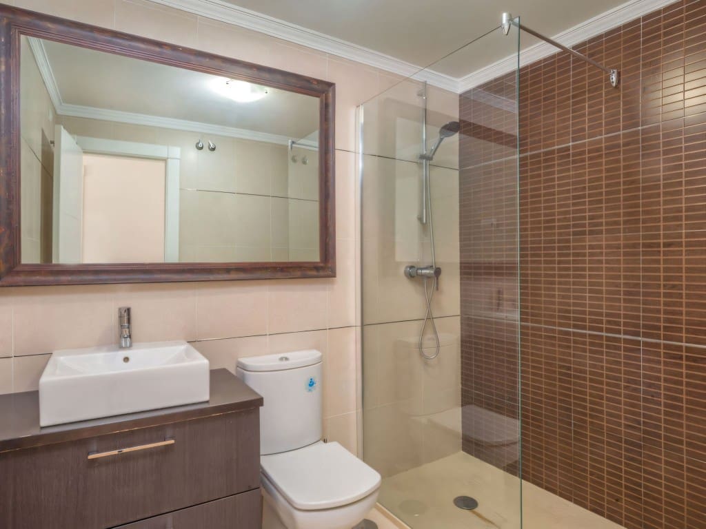 4 bedroom Apartment for sale in Elviria with pool - € 529,000 (Ref: 9479071)