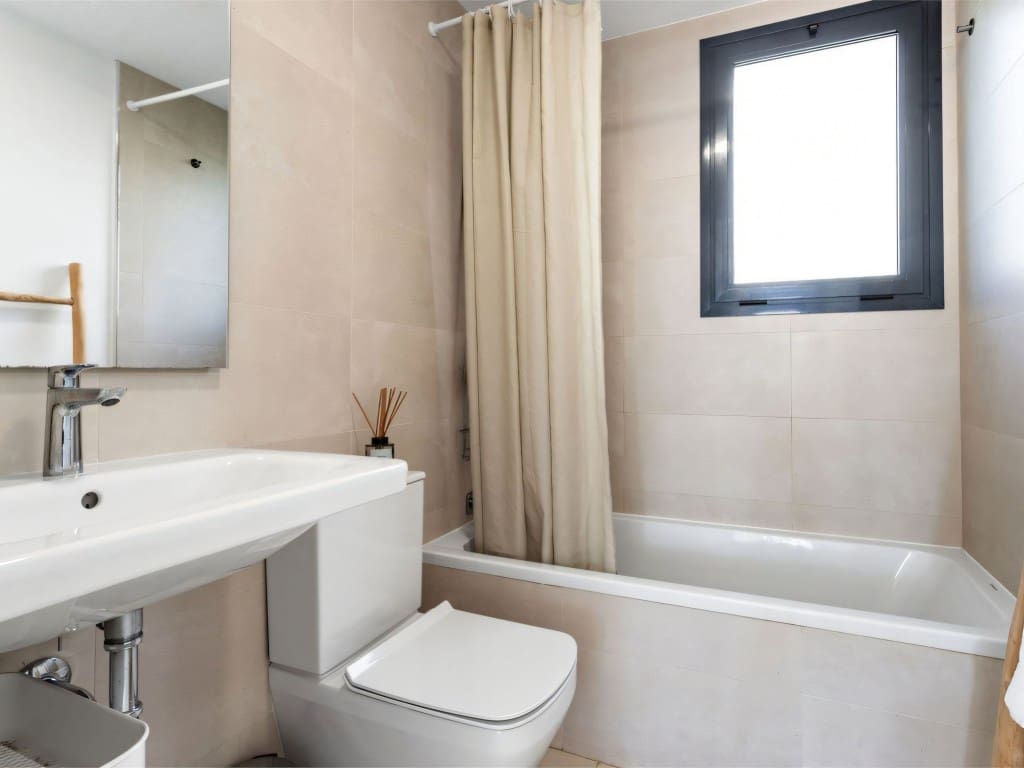 Apartamento de 3 habitaciones en Fuengirola en venta con piscina - 749.000 € (Ref: 9480916)