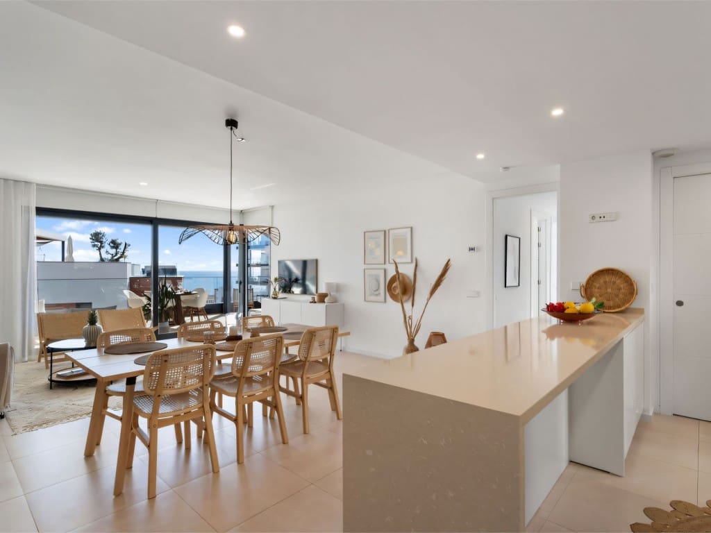 Apartamento de 3 habitaciones en Fuengirola en venta con piscina - 749.000 € (Ref: 9480916)