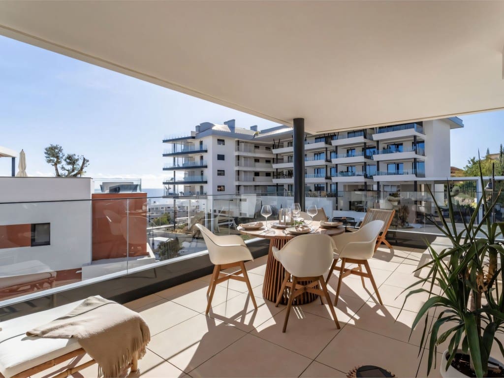 Apartamento de 3 habitaciones en Fuengirola en venta con piscina - 749.000 € (Ref: 9480916)