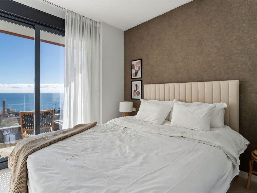 Apartamento de 3 habitaciones en Fuengirola en venta con piscina - 749.000 € (Ref: 9480916)