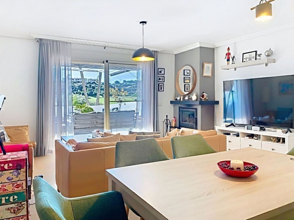 2 bedroom Townhouse for sale in Estepona with pool garage - € 777,000 (Ref: 9481762)