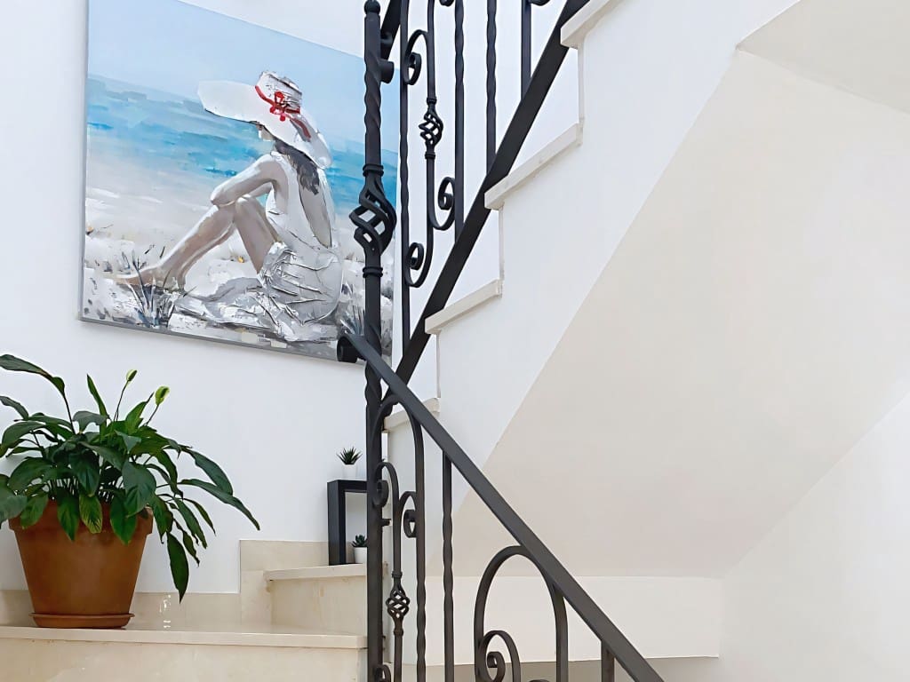 2 bedroom Townhouse for sale in Estepona with pool garage - € 777,000 (Ref: 9481762)