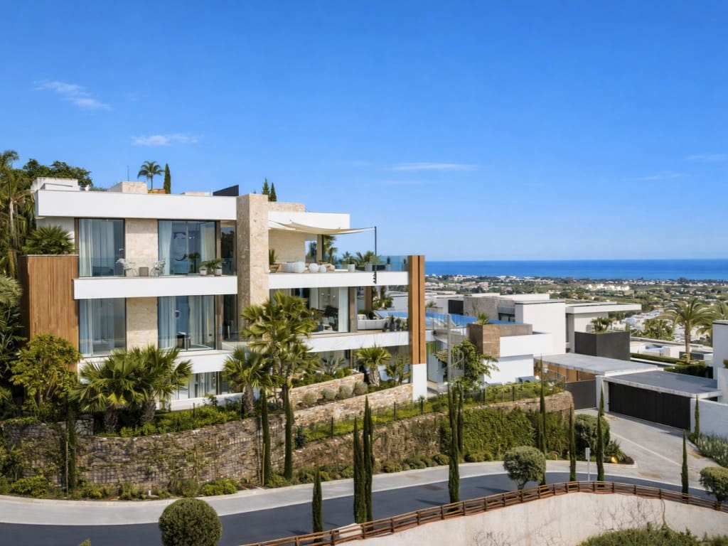 6 bedroom Villa for sale in La Quinta with pool garage - € 10,995,000 (Ref: 9481763)