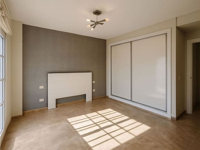 2 soverom Leilighet til salgs i Nueva Andalucia, Marbella med svømmebasseng garasje - € 570 000 (Ref: 9483418)