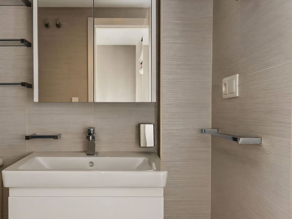 2 bedroom Apartment for sale in Nueva Andalucia with pool garage - € 570,000 (Ref: 9483418)