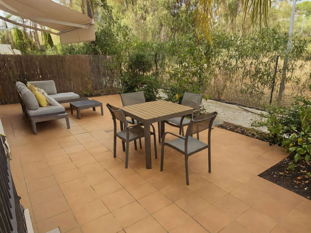 2 bedroom Apartment for sale in Nueva Andalucia with pool garage - € 570,000 (Ref: 9483418)