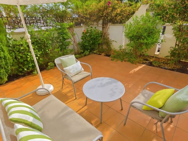 2 soverom Leilighet til salgs i Nueva Andalucia, Marbella med svømmebasseng garasje - € 570 000 (Ref: 9483418)