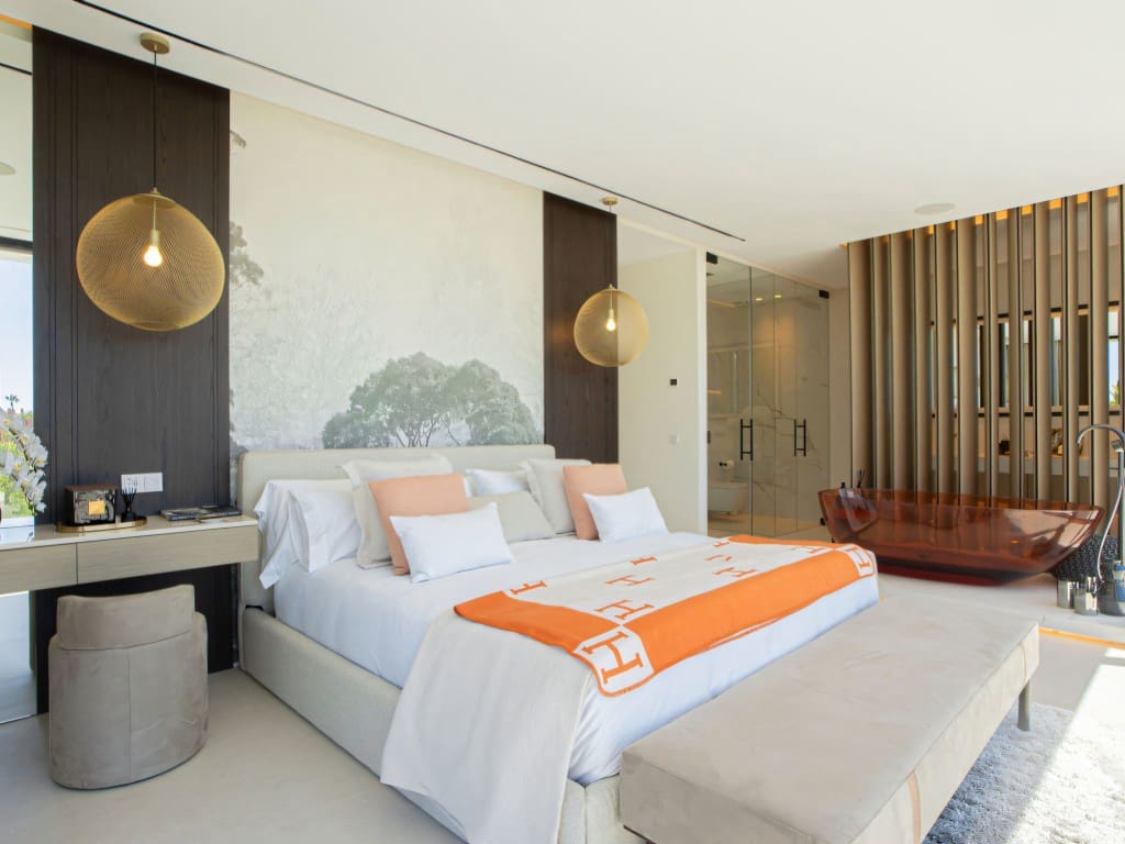 6 bedroom Villa for sale in Los Monteros with pool garage - € 8,750,000 (Ref: 9485125)