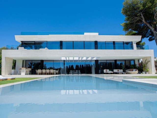 6 bedroom Villa for sale in Los Monteros, Marbella with pool garage - € 8,750,000 (Ref: 9485125)