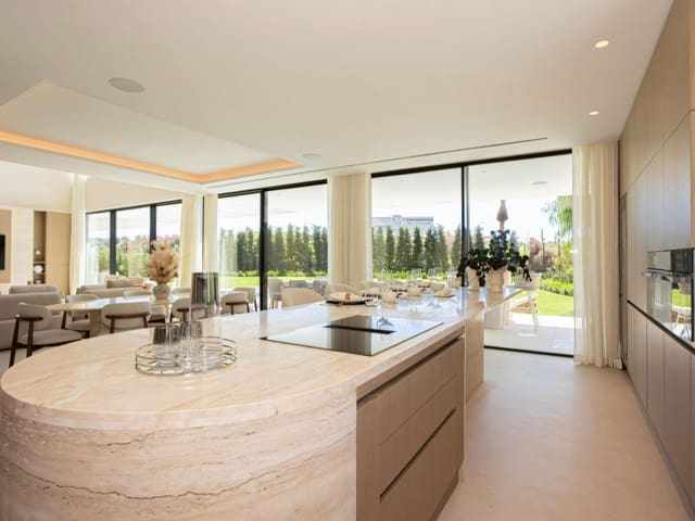 6 bedroom Villa for sale in Los Monteros, Marbella with pool garage - € 8,750,000 (Ref: 9485125)