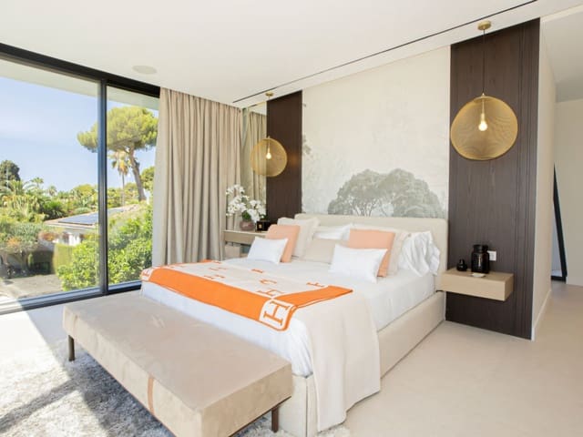 6 bedroom Villa for sale in Los Monteros, Marbella with pool garage - € 8,750,000 (Ref: 9485125)