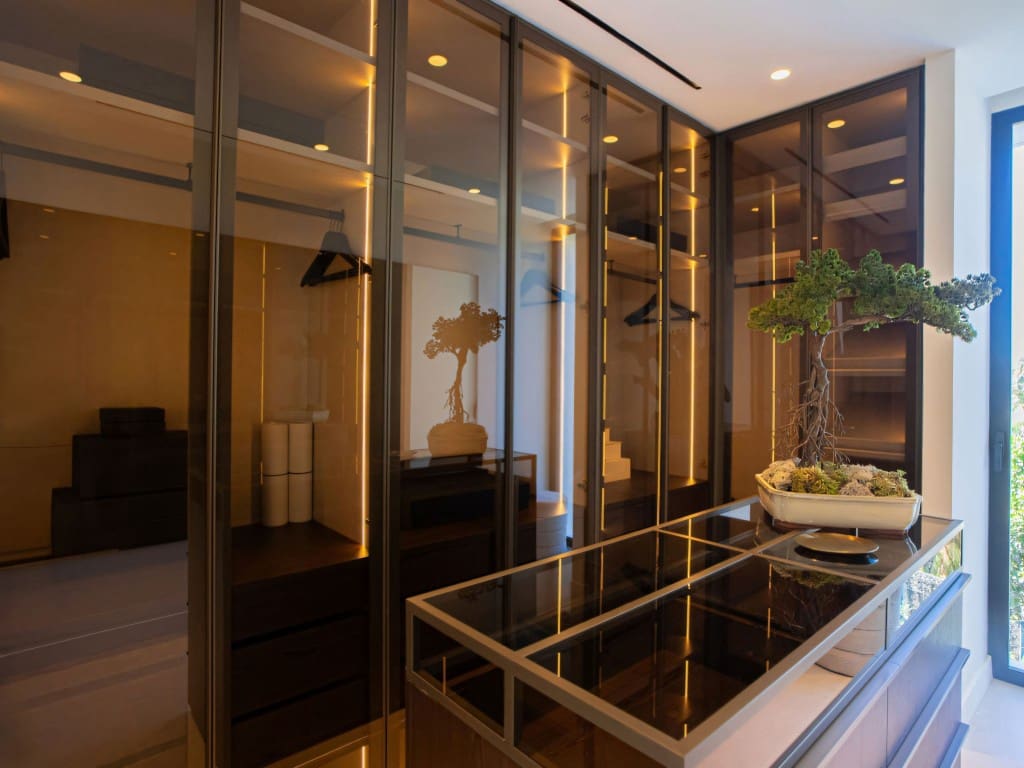 6 bedroom Villa for sale in Los Monteros with pool garage - € 8,750,000 (Ref: 9485125)