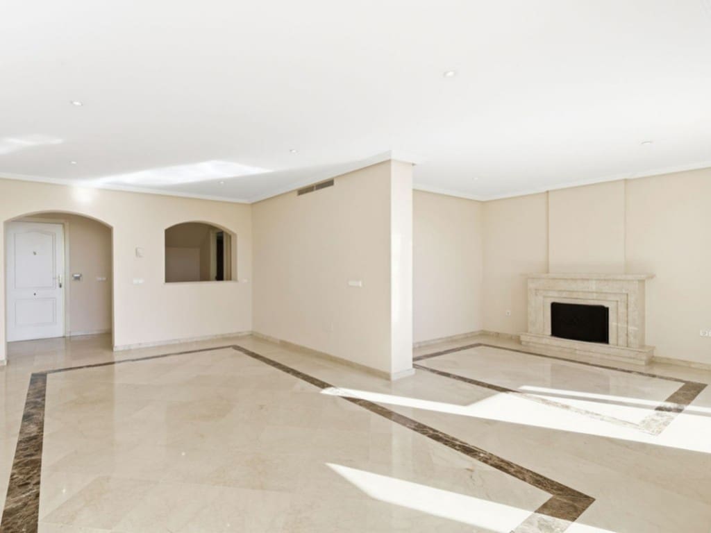 Ático de 4 habitaciones en Los Arqueros en venta con piscina - 825.000 € (Ref: 9486664)