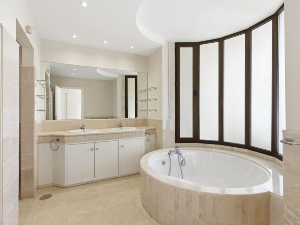 Ático de 4 habitaciones en Los Arqueros en venta con piscina - 825.000 € (Ref: 9486664)