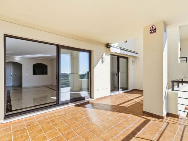 Ático de 4 habitaciones en Los Arqueros, Benahavís en venta con piscina - 825.000 € (Ref: 9486664)