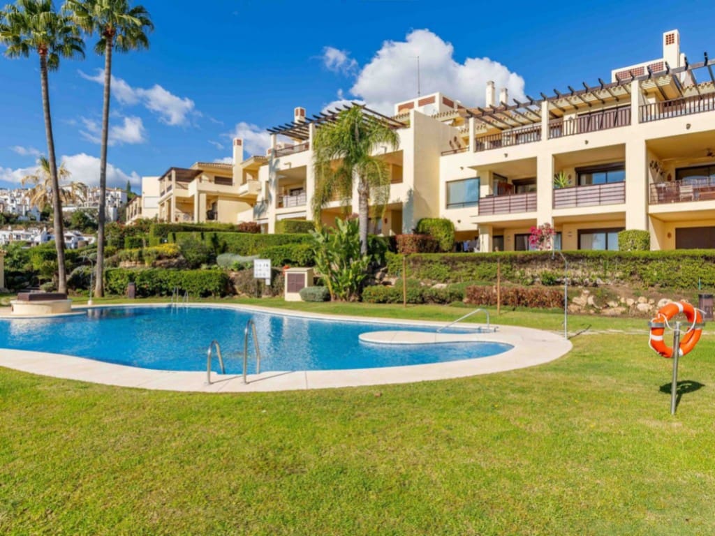 Ático de 4 habitaciones en Los Arqueros en venta con piscina - 825.000 € (Ref: 9486664)