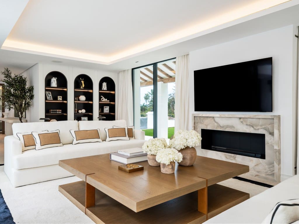 5 bedroom Villa for sale in Nueva Andalucia with pool garage - € 8,300,000 (Ref: 9488161)