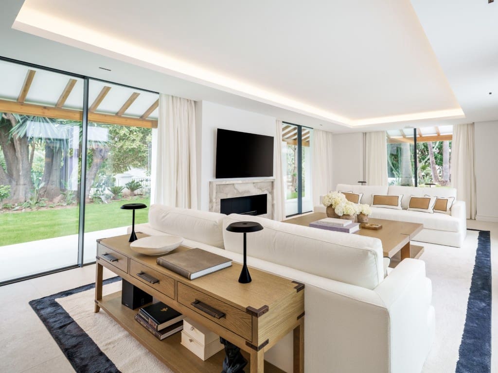 5 bedroom Villa for sale in Nueva Andalucia with pool garage - € 8,300,000 (Ref: 9488161)