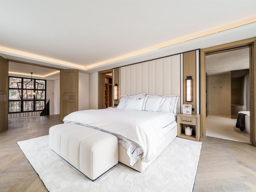 5 bedroom Villa for sale in Nueva Andalucia with pool garage - € 8,300,000 (Ref: 9488161)