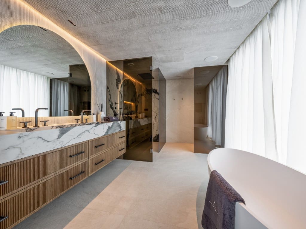 5 bedroom Villa for sale in Nueva Andalucia with pool garage - € 8,300,000 (Ref: 9488161)