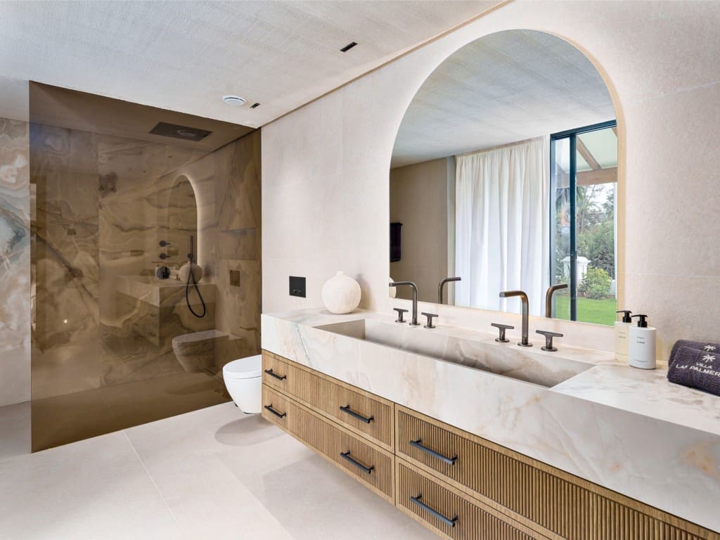 5 bedroom Villa for sale in Nueva Andalucia with pool garage - € 8,300,000 (Ref: 9488161)