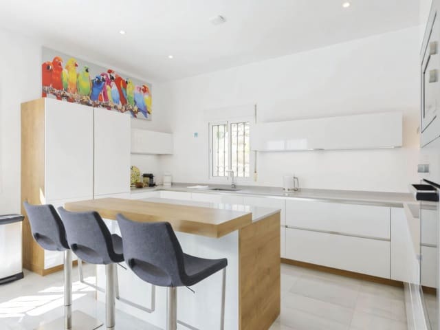 4 Zimmer Villa zu verkaufen in Valtocado, Mijas mit Pool Garage - 1.175.000 € (Ref: 9488162)