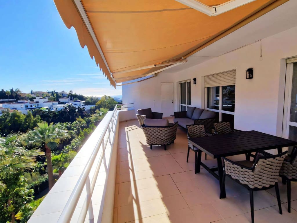 3 slaapkamer Penthouse te koop in Benalmadena met zwembad - € 795.000 (Ref: 9494249)