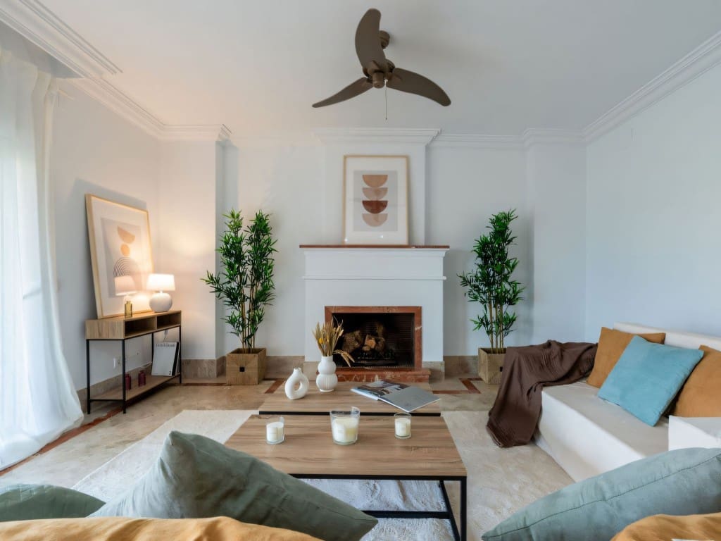 3 soverom Kjedet enebolig til salgs i Marbella med svømmebasseng garasje - € 849 000 (Ref: 9499627)