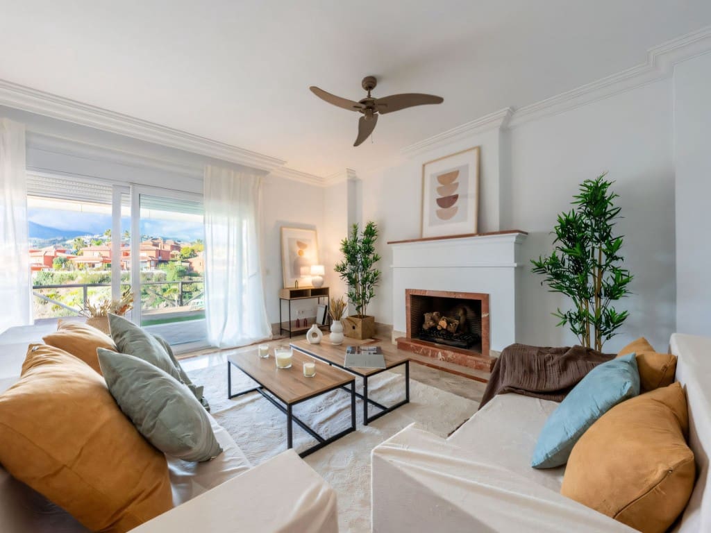 3 soverom Kjedet enebolig til salgs i Marbella med svømmebasseng garasje - € 849 000 (Ref: 9499627)