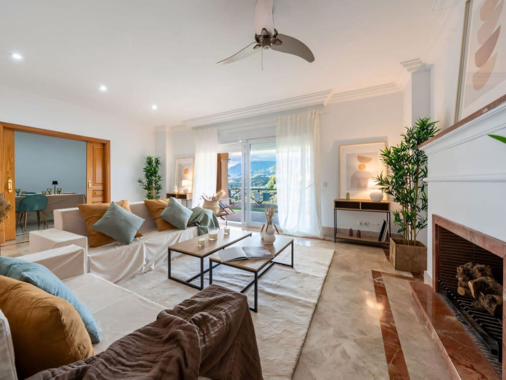 3 soverom Kjedet enebolig til salgs i Marbella med svømmebasseng garasje - € 849 000 (Ref: 9499627)