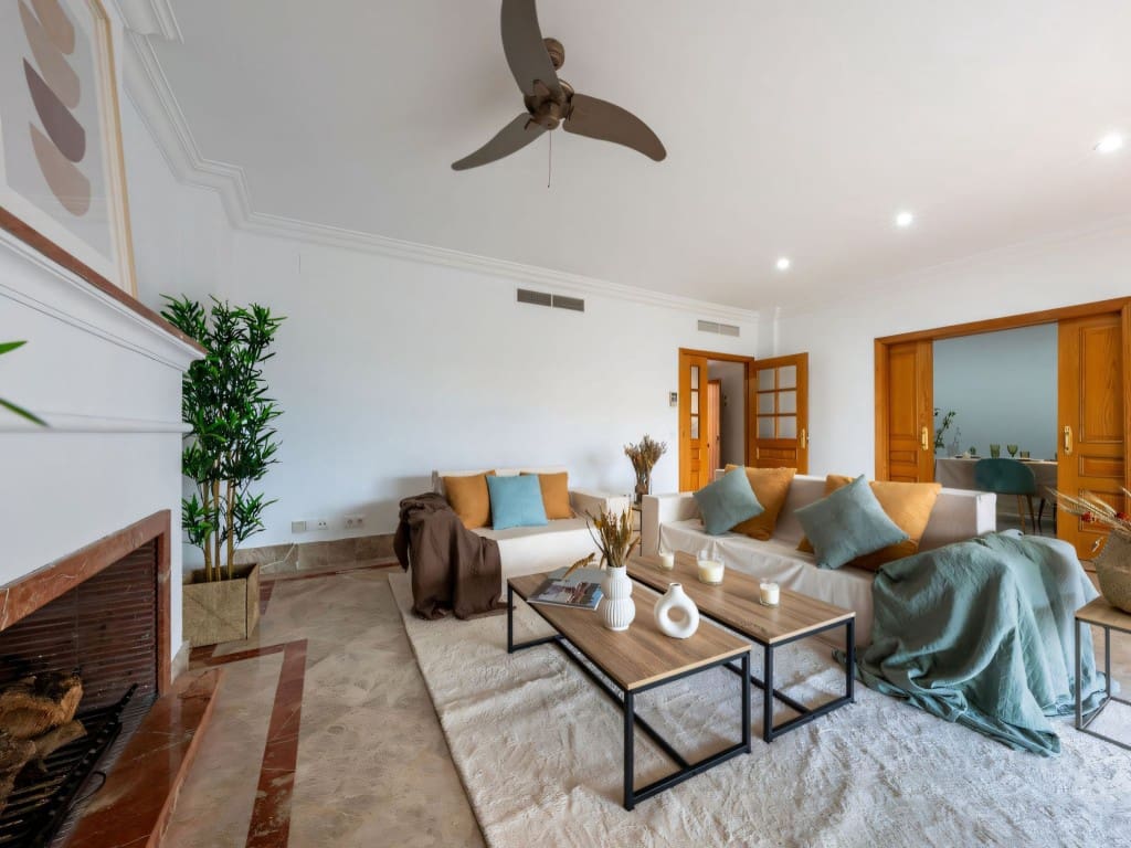 3 soverom Kjedet enebolig til salgs i Marbella med svømmebasseng garasje - € 849 000 (Ref: 9499627)