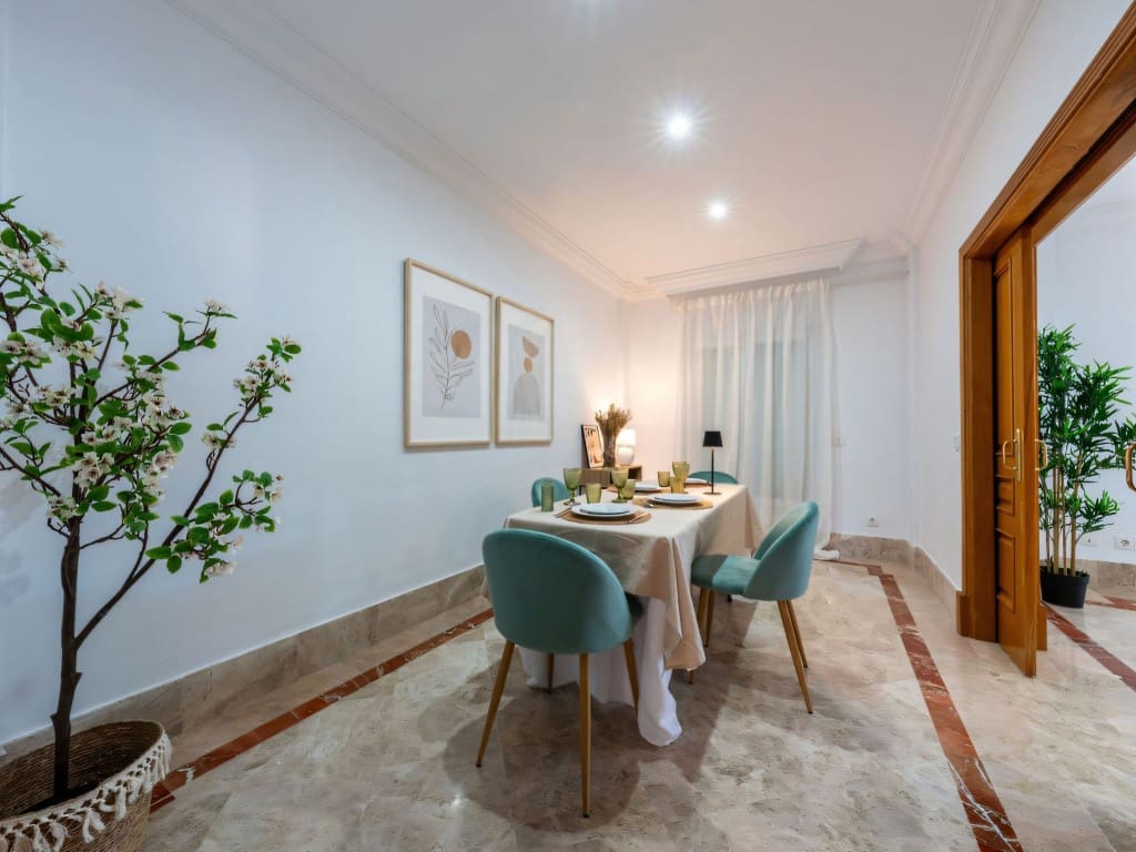 3 soverom Kjedet enebolig til salgs i Marbella med svømmebasseng garasje - € 849 000 (Ref: 9499627)