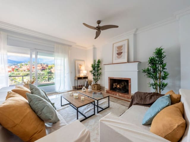 3 soverom Kjedet enebolig til salgs i Santa Clara, Marbella med svømmebasseng garasje - € 849 000 (Ref: 9499627)